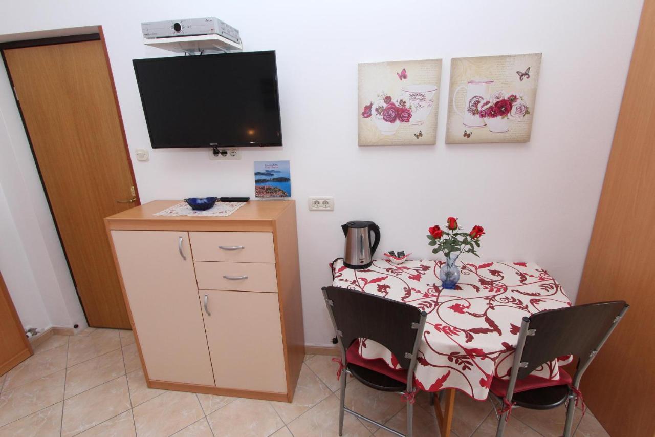 Room And Apartment Lea Rovinj Habitación foto